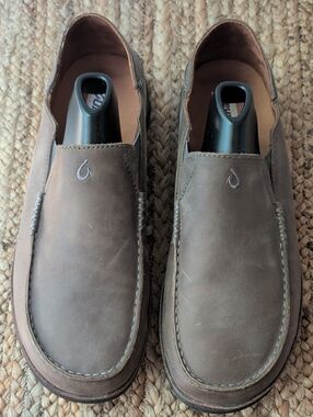 OluKai Men's Brown Moloa Leather Slip-On Loafers